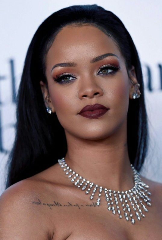 47. 우희진 아까 제가 헬레나 본햄 카터 적은 것 같은데 우희진씨 좀 헬레나 느낌 아닌가요... 옛날 얼굴이 하나도 안 변하고 그대로라는 것도 너무...