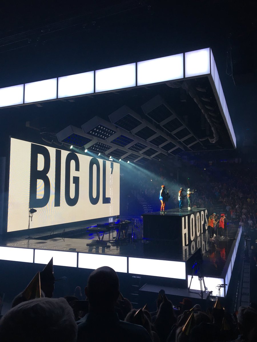 JessElberfeld's tweet photo. 🎉 B R U N O 🎉 https://t.co/PAeAp03Iob