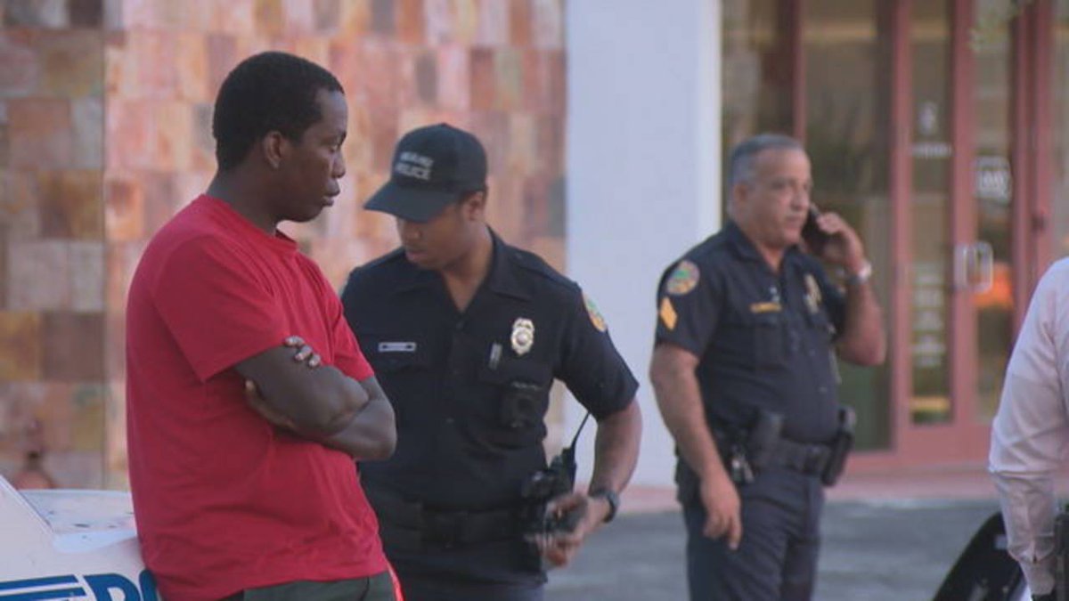 Uber driver has his car stolen during altercation with drunken passenger bit.ly/2pHipoB?utm_so… https://t.co/bblgdFILWi