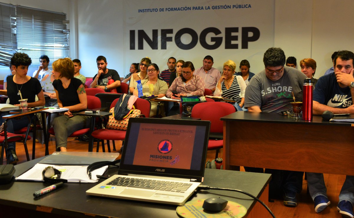 En aulas del IMES se desarrolla una charla a cargo de la Dirección de Gestión de Riesgo de la Subsecretaría de Protección Civil y Gestión de Riesgo de la Provincia de Misiones.  El objetivo se enmarca en la difusión de distintas medidas preventivas.