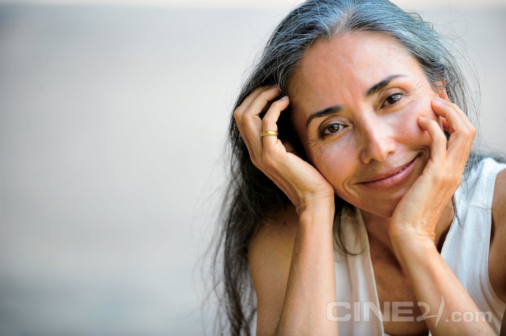 47. 우희진 아까 제가 헬레나 본햄 카터 적은 것 같은데 우희진씨 좀 헬레나 느낌 아닌가요... 옛날 얼굴이 하나도 안 변하고 그대로라는 것도 너무...