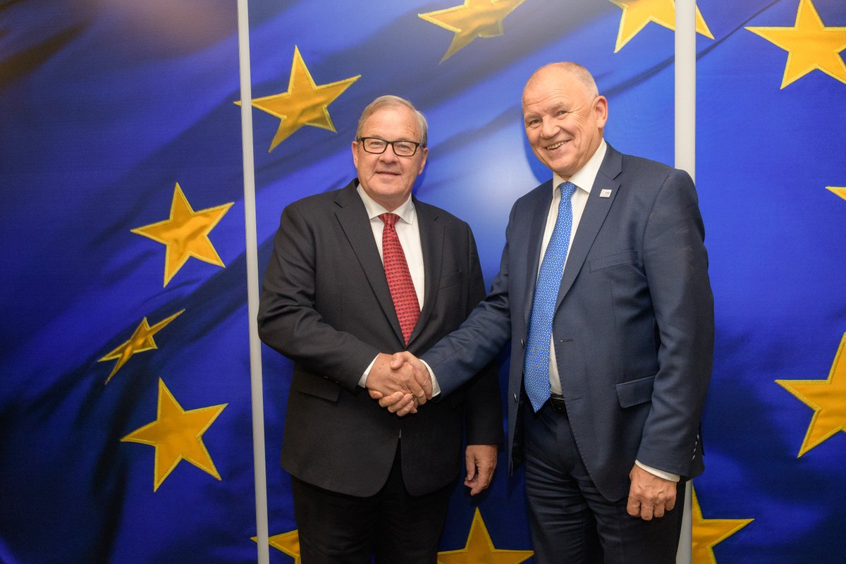 Canada2EU's tweet photo. Minister MacAulay and Commissioner @V_Andriukaitis recognize a strong #CanadaEU relationship. 1 year of #CETA = ⬆️ opportunities in EU and Canada. #CETAbration #CdnAgMission https://t.co/wp6HSr15GW