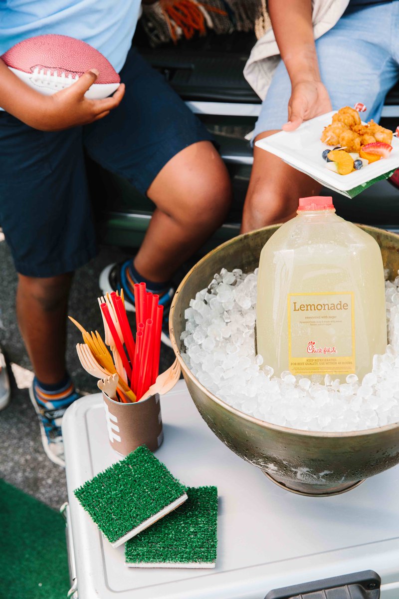 Make the whole crowd cheer with Chick-fil-A Catering. 🏈