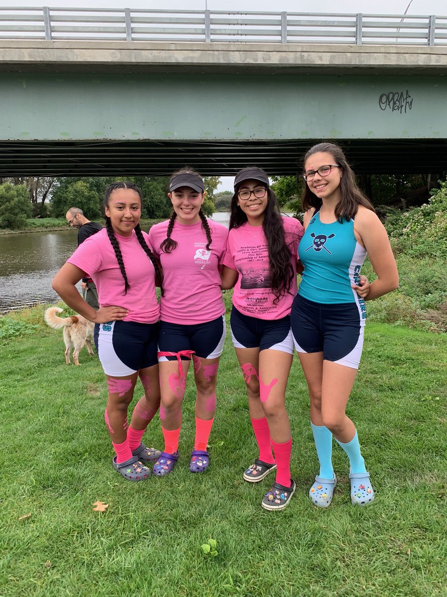 JulianaLoBiondo's tweet photo. The #Newburgh #Rowing⁠ ⁠Club supporting #rowforthecure @rowbhra #PinkTheBoathouse 💗 @RowCure @MohawkRegatta https://t.co/fiIQoOEDdw