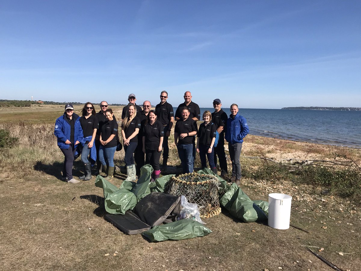 NEDorstHantsIOW's tweet photo. Staff from @CarnivalCruise UK volunteered to come to North Solent NNR to spend the day picking up shoreline litter - they found a lot for a short stretch of coastline! Even our most highly protected nature reserves &amp; wildlife are vulnerable to #plasticpollution #DrowingInPlastic https://t.co/8HKmQKgkK9