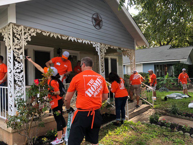 HarmonyOrangeHD's tweet photo. We had the honor of participating at The Home Depot Foundation event focused on rebuilding The Pecan Springs Commons, a veterans housing community in the Holly neighborhood of Austin, TX. Thank you for asking us to contribute to such a worthy cause! #ChooseToServe https://t.co/xrsJJIDoat