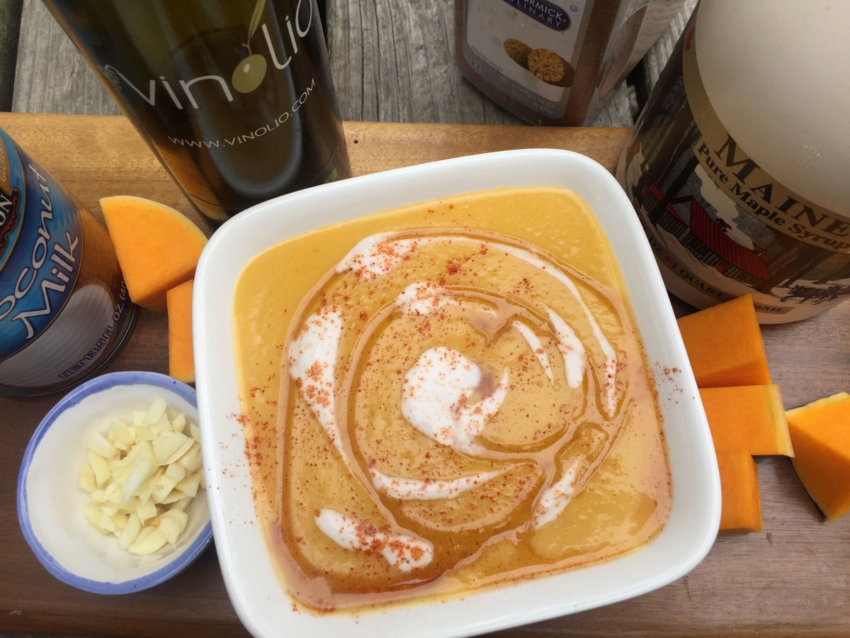 TLHMarket's tweet image. Stay In, Eat Out! Bring fall soups home with our NEW Family Sizes! #StayInEatOut #LighthouseMade