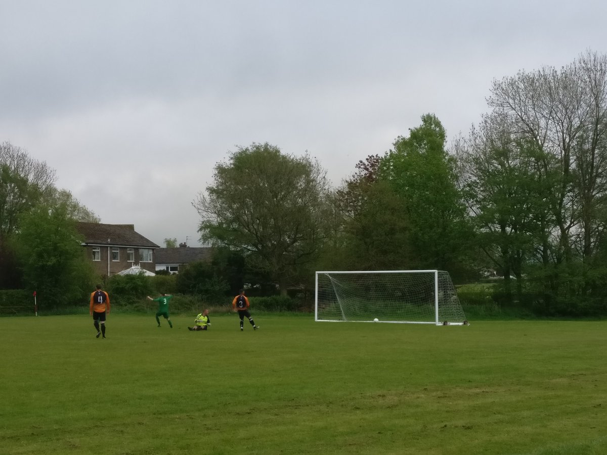 SimonUpNorth's tweet photo. Sad to see that @FcLongshaw have resigned from the @eastlancs_fl following Sat's Lancs Cup game at @MillomAFC. It all seemed so great in the summer after the great football to win Div2 - pictures below from their game at @fcwaddington that saw them champions https://t.co/JBVTrz6PZJ
