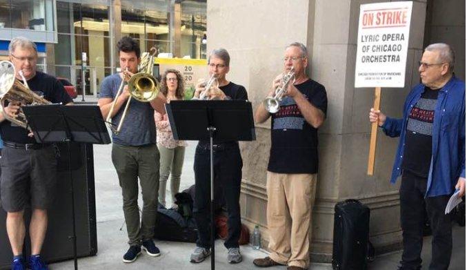 Lyric Opera's amazing UNION musicians are on strike, fighting cuts to pay and staffing while bosses get big raises. Let's show our fellow union members some love and mutual aid! Hit their FB page and join them on the picket lines! facebook.com/ChicagoFederat…