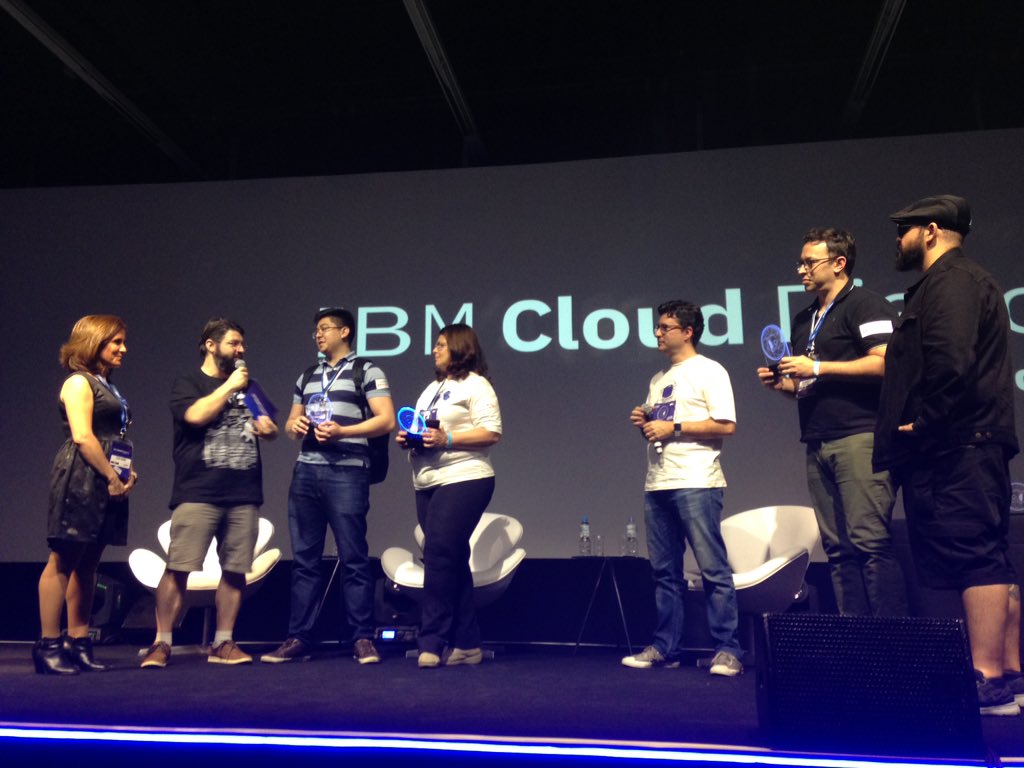 ibmbrasil's tweet image. &quot;Pegasus&quot; foi time vencedor que criou um chatbot para melhorar a experiência digital do desafio #sougrupofleury no #BluehackBrasil ! #ibmclouddiscovery