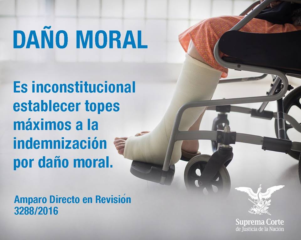 SCJN's tweet photo. #LaCorteProtegeTusDerechos Perdió el brazo tras accidente de auto en un camino sin luz. Ella reclamó una indemnización por daño moral, pero el monto fue limitado. Este tope impide acceder a la reparación integral por este daño: @SCJN ADR 3288/2016 https://t.co/WtwCyNBUOS https://t.co/L1VjD6f0p5
