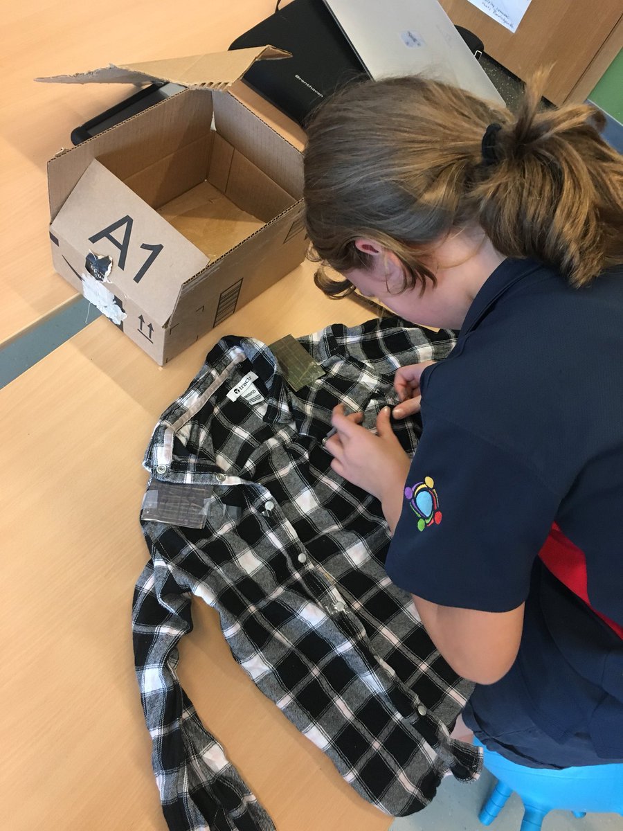 heatherprekop's tweet photo. G4 Ss working on building their real-world solutions for problems with electricity or using electricity to solve real world problems! Even called in the expert, Mr. K to help! #gwachicago https://t.co/l1OIj6pGyG