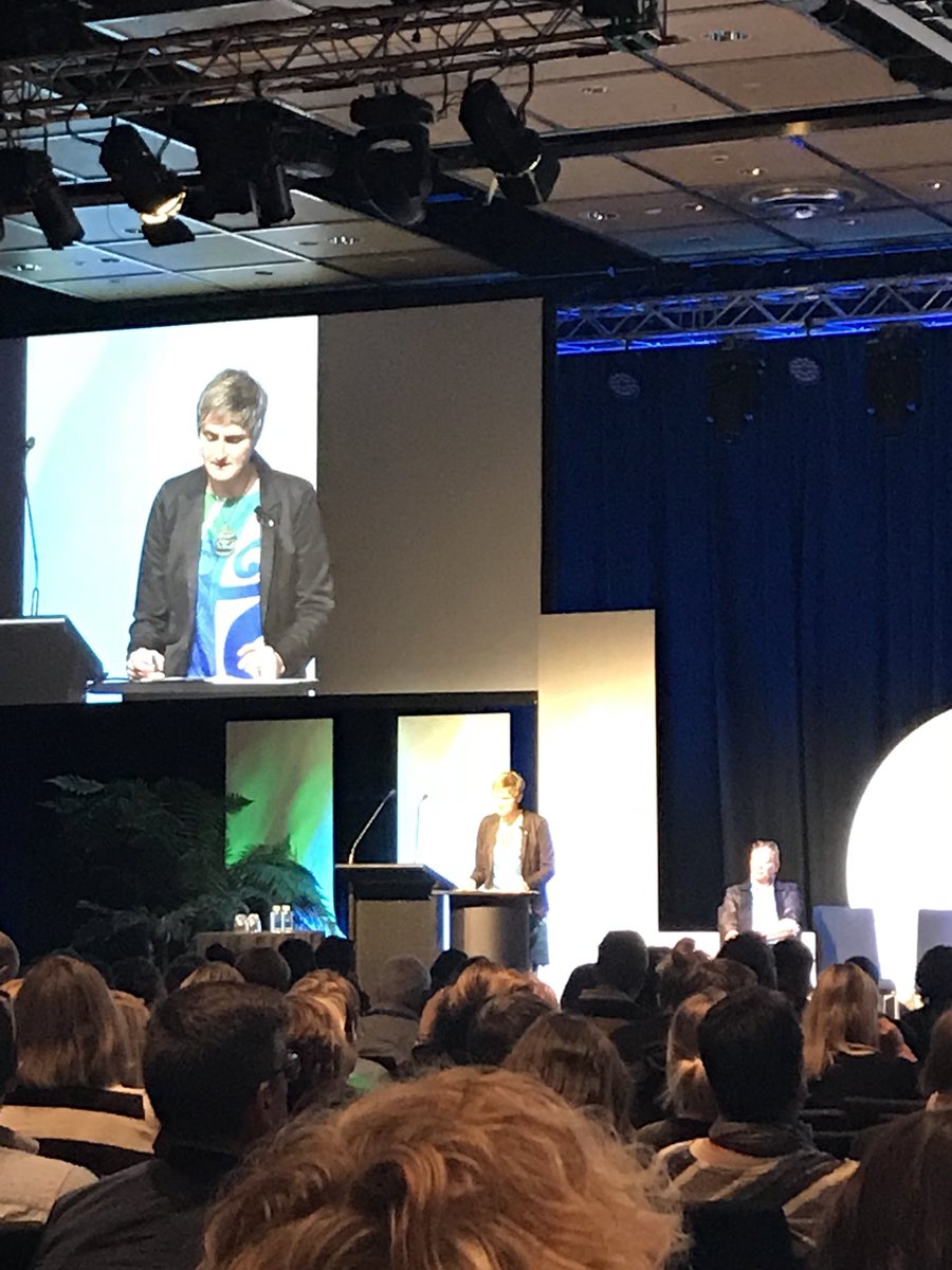 Dr Hana O’Regan #ulearn18 Tō reo ki te raki, tō mana ki te whenua! #ngaitahu