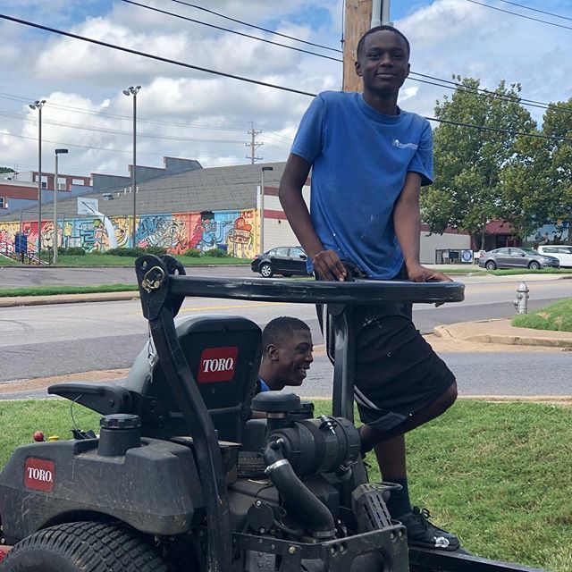 Fall Break means the youth are back at it! The grass is still green, so Binghampton Lawn Care is in full swing. 🌱🌿🏡 ift.tt/2OJha6z