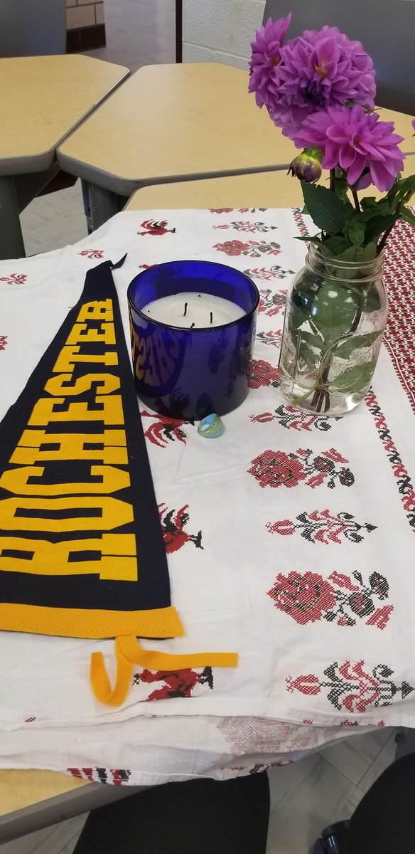 kbreyter's tweet image. Today my HS S&apos;s experienced #restorativecircles or #connectioncircles for the 1st time This was our focus piece, each thing represented our class. The ring was our talking piece. So proud of how students handled it &amp;amp; excited to see how this affects instruction #teachwithintention