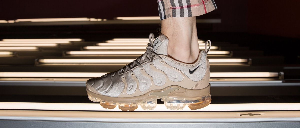 nike vapormax plus string desert