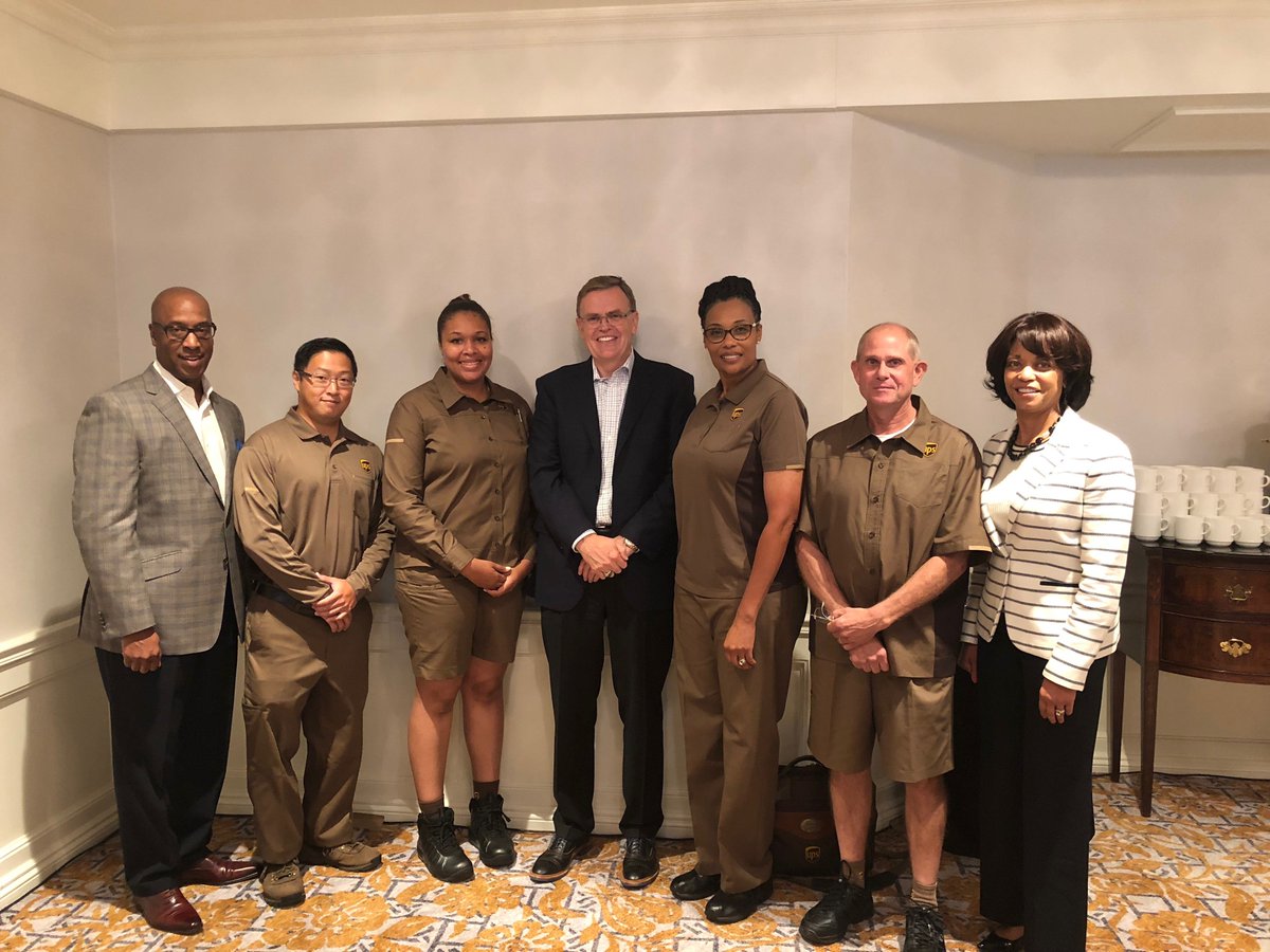 #SuperUPSers, Peter Kim, Cimenar Banks, Angela Soloman &amp; Lynn King join @GWillis_UPS, David Abney &amp; <a href="/TPMcclure/">Teri McClure</a> as they unveil the new <a href="/UPS/">UPS</a> driver uniform. #TogetherWeAreUPS