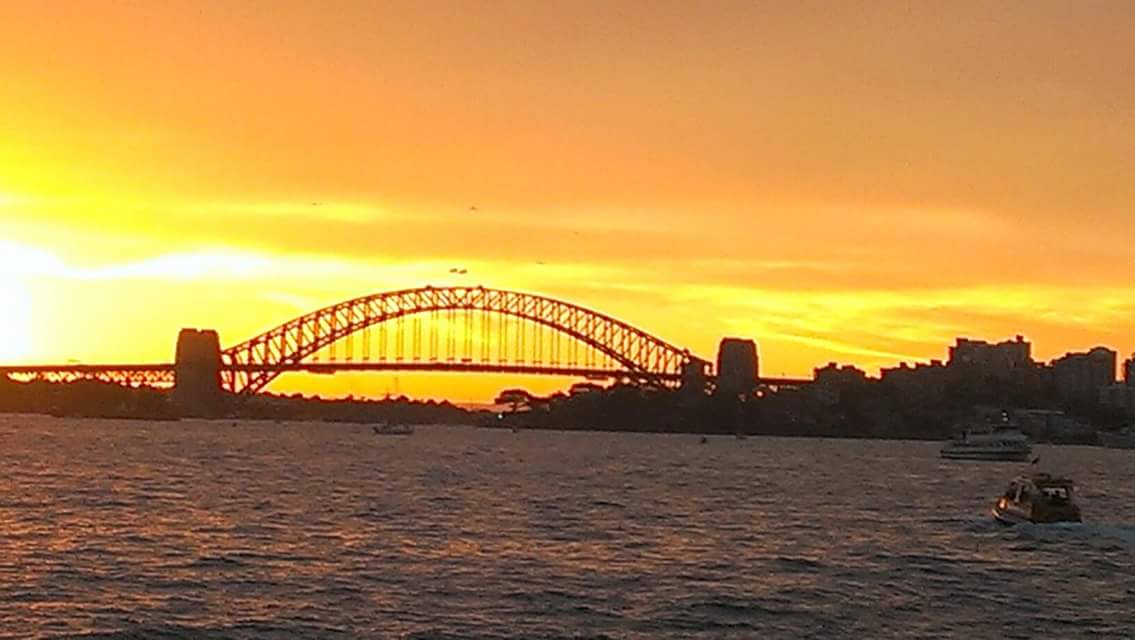Sunset view of the iconic Sydney Harbour Bridge! Visit Sydney!!!
You can find the cheapest hotels and accommodation on this page  👉 goo.gl/wTEGCW All the best and enjoy your stay in Sydney!!!
#travel #qanda #ilovesydney #visitnsw #TheGoodPlace #Hoteldeals