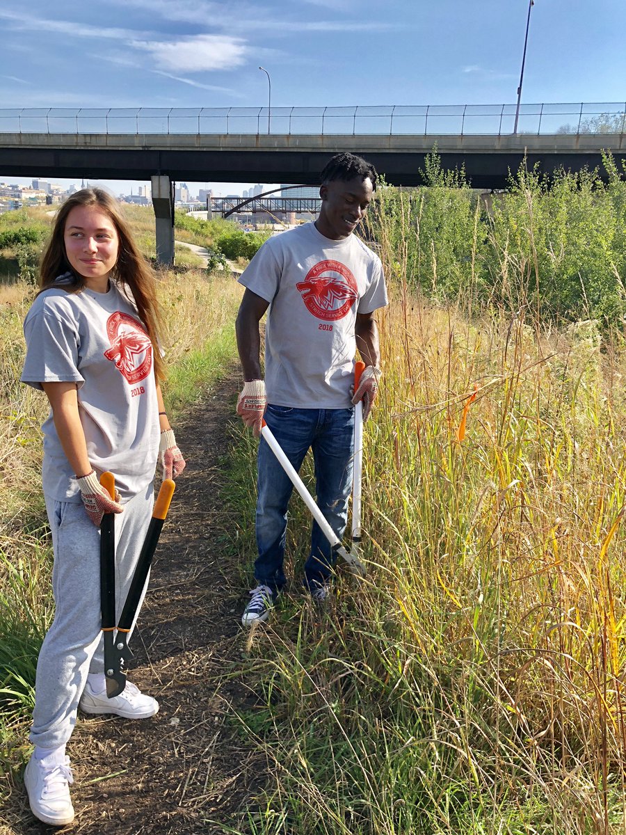 OnlyJMBraverman's tweet photo. #StritchServiceDay Community Service, it’s what we do! @urbanecology Menomonee. #StritchServiceDay https://t.co/e5I44wfwKx