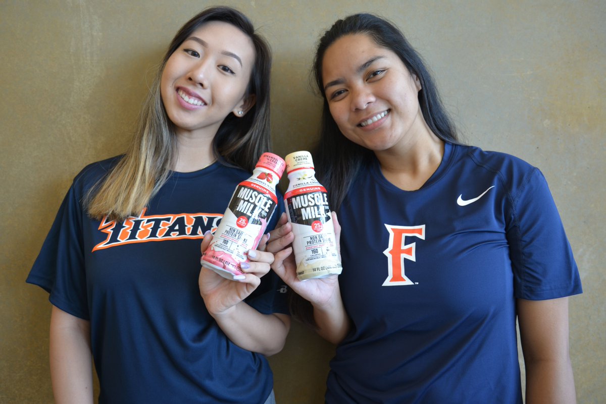 titanshops's tweet photo. Need some pre-workout fuel before you head to @TitanRecreation? Purchase 2 @MuscleMilk at Titan Shops and receive a free Muscle Milk brand towel & bag ! We are just a short distance away 💪 #StrongFeelsGood #MuscleMilk #TitanShops #CSUF #CSUFAdmin #TusksUp #TitanExperience https://t.co/bJNSN1LDRy