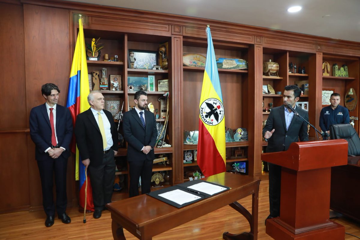 CundiDigital's tweet photo. @egis ha liderado muchos proyectos exitosos en #Francia y otras partes del mundo. Sumatoria es una banca de inversión colombiana con más de 20 años de experiencia, donde ha ejecutado numerosos proyectos en Colombia y Latinoamérica #ArrancaElRegiotram https://t.co/4liMJUtVxf