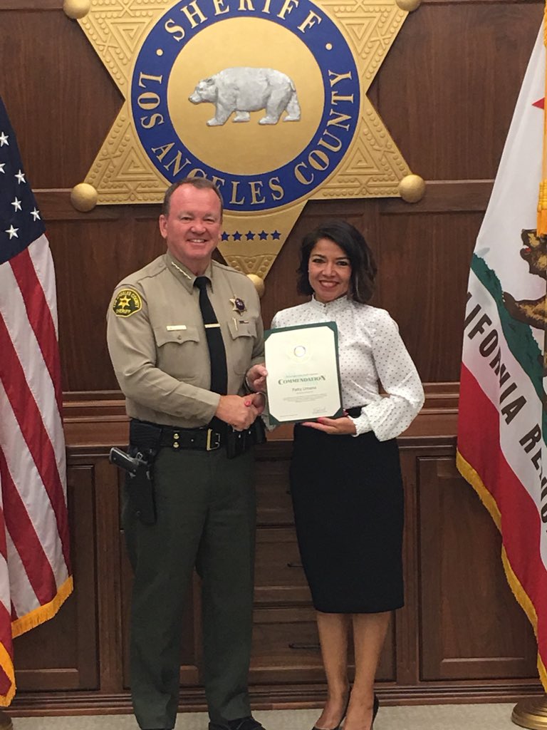 LACoSheriff32's tweet photo. Taking a moment to thank the individuals for their commitment &amp; dedication for their efforts in the @LASDHQ Memorial Wall Project. The memorial wall is a beautiful &amp; solemn tribute to those in #LawEnforcement who paid the ultimate sacrifice. @aladsonline @lappoa https://t.co/h82P7cjzjW