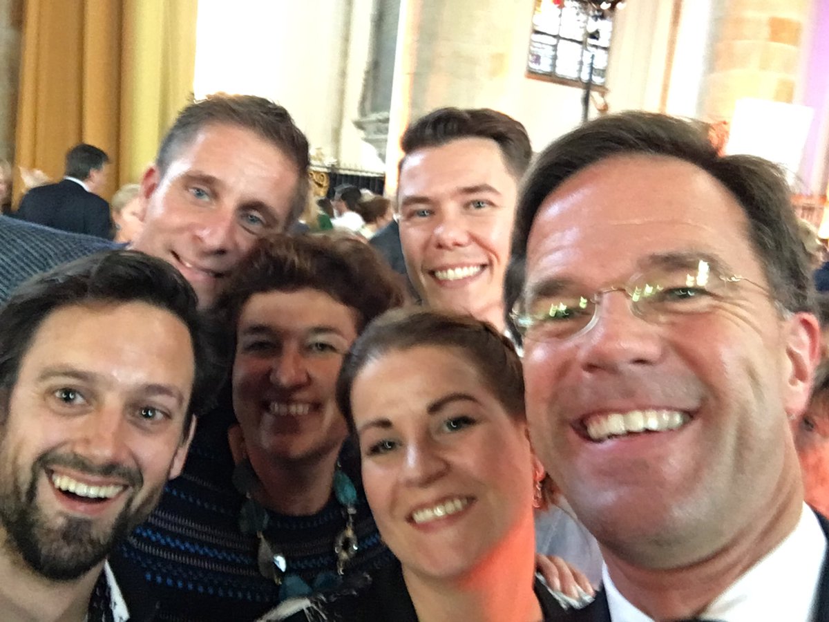 Was tof om voor t #MKBjaarcongres te mogen spreken met drie andere bijzonder ondernemers en <a href="/minpres/">Rob Jetten</a> nu kijken of het gemakkelijker wordt om stagiaires te vinden in IT en marketing 😃