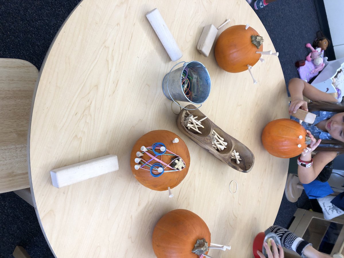 fernfifthteam's tweet photo. Geoboard pumpkins #fsdlearns #falconpride https://t.co/nEgAWg41LD