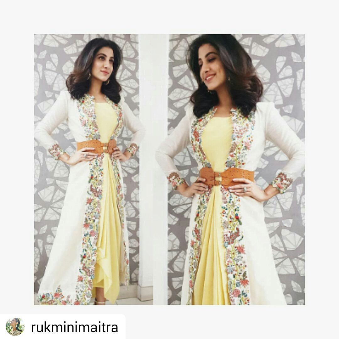 Rukmini_FC's tweet photo. Insta post 
@rukminimaitra
•  •  •  •  •
Mahalaya Eve!
#AboutLastNight #Mahalaya #mahalaya2018 #durgapuja #celebration https://t.co/yVaERdyH6r
