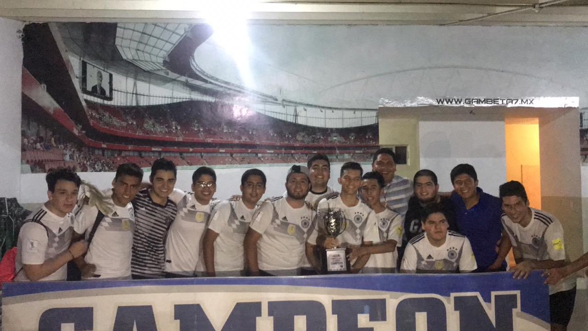 LobosSomoss's tweet photo. "El apoyo incondicional hacia el equipo es lo que te da las fuerzas para salir y ganar"
La primera de Lobos 🐺🏆
#LobosSomos #LaBarraBrava https://t.co/821rZ8tdnE