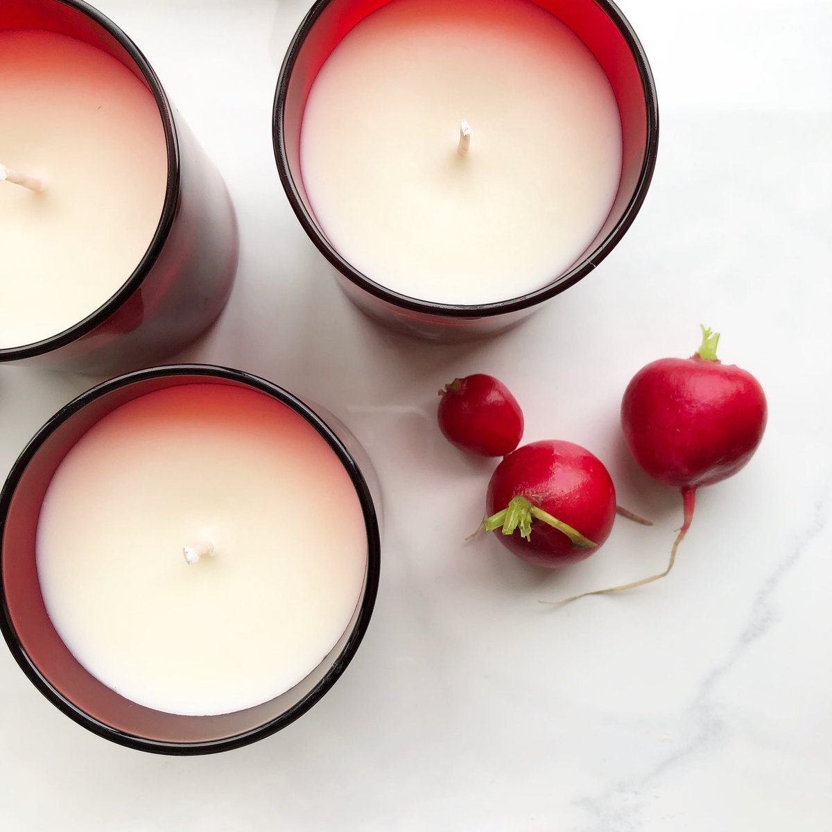 special order of all garden scents (in these cool red donated jars and it’s making our morning so much sweeter. what are some of your favorite garden smells? 🍅🥒🌶🥕