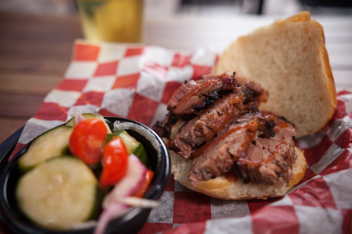 Lunch is served! Come for the delicious BBQ stay for the beer selection.
See you soon!
#WashingtonDC #DCBBQ #HillRestaurantGroup #EdibileDC