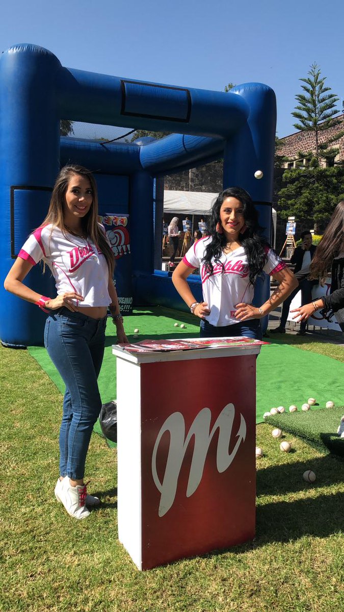 DiablosRojosMX's tweet photo. 👨‍🎓👩‍🎓 Buenos días, hoy estamos en la presentación de la playera de la 8.ª @CarreraUP 1+ POR LOS DEMÁS en la Universidad Panamericana 🏃‍♀️🏃‍♂️ 💨#ElBeisEsDivertido https://t.co/jOwDx9u3T0