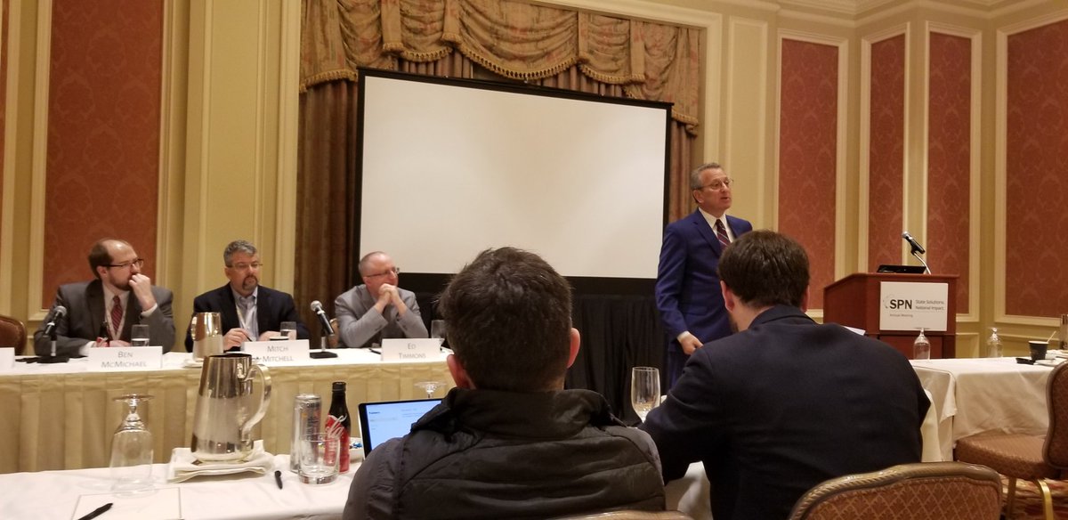 KneeCenter_WVU's tweet photo. @Robert_Graboyes from @mercatus challenges us to look at healthcare differently.
#MedicalTechnology #PrescriptiveAuthority #OccupationalLicensing #ScopeOfPractice #SPNAM @TheIHS https://t.co/R7EzGIjtlF