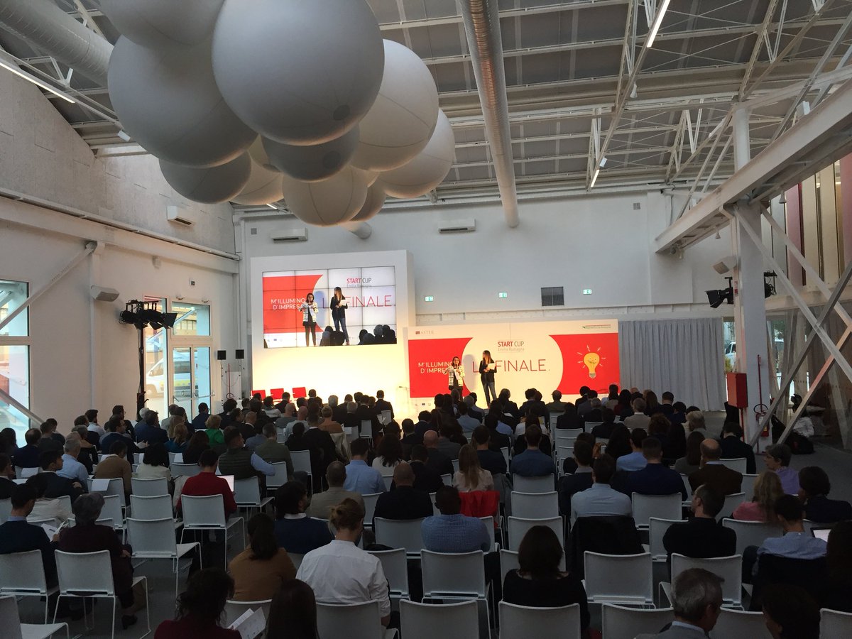 Inizia la finalissima della #StartcupER <a href="/Aster_ER/">Aster</a>  a #OpificioGolinelli . Le migliori 10 Startup si sfidano a colpi di #pitch . Che vinca il migliore! 🏅🏅🏅