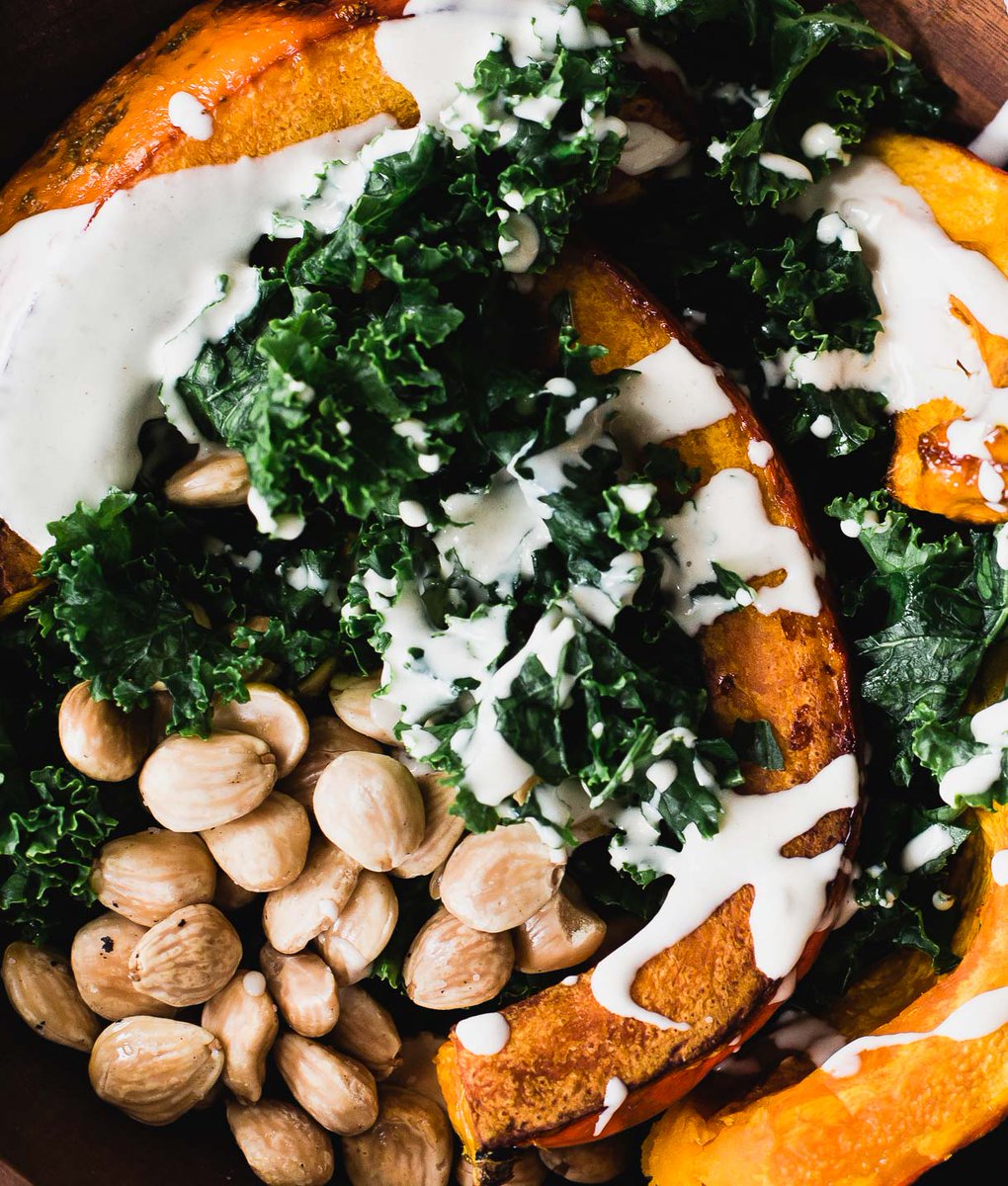 amanda_paa's tweet photo. new recipe: Roasted Red Kuri #Squash with Tahini Greens & Marcona Almonds! feelin' fall. 🍂 https://t.co/V3rJJN5KaP sponsored by @DiamondNuts #MadeforHomemade https://t.co/dVMWJnXsTf