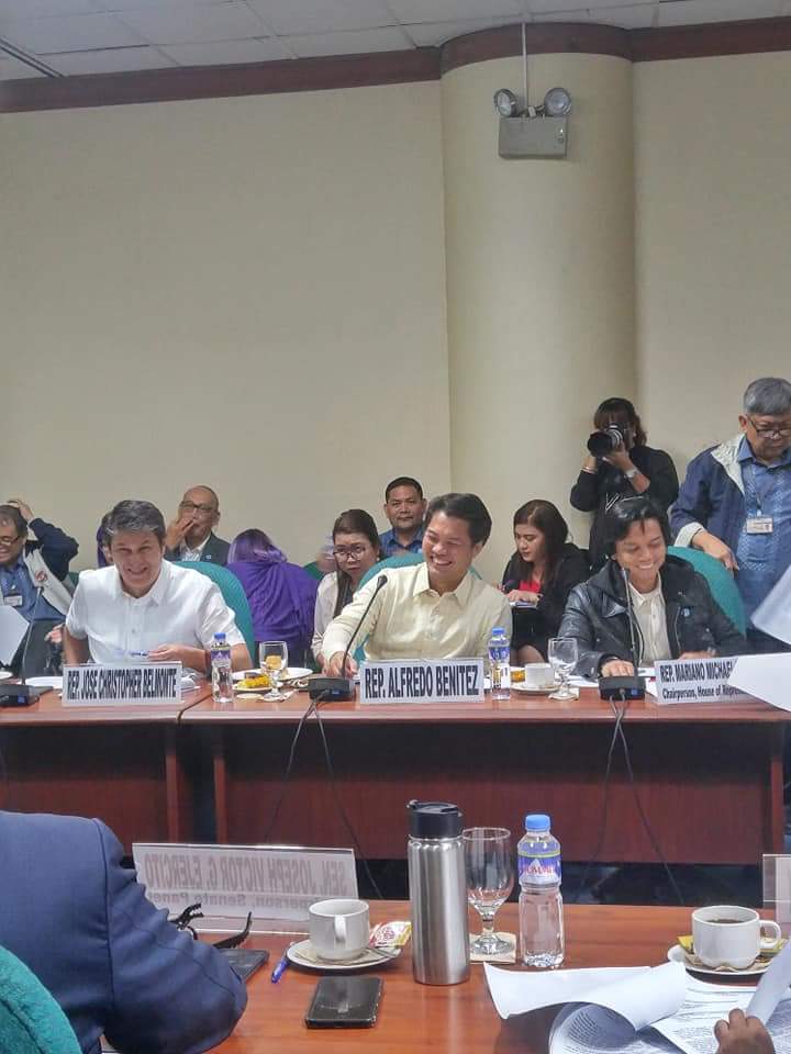 AlbeeBenitezPH's tweet photo. Earlier today: Bicameral Conference discussing the creation of the DEPARTMENT OF HUMAN SETTLEMENTS AND URBAN DEVELOPMENT 

#DHSUD #PhilippineHousing https://t.co/4Xa2gyj40J