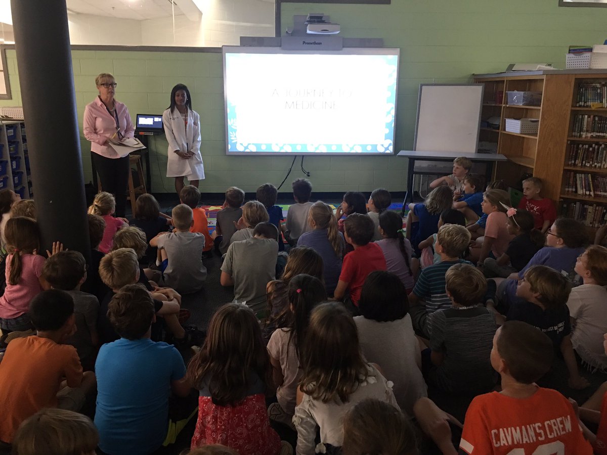 andie245's tweet image. 80 3rds celebrate #AdaLovelaceDay18 @MeriwetherLES @chalkrelic @destinietee learning from #surgeon