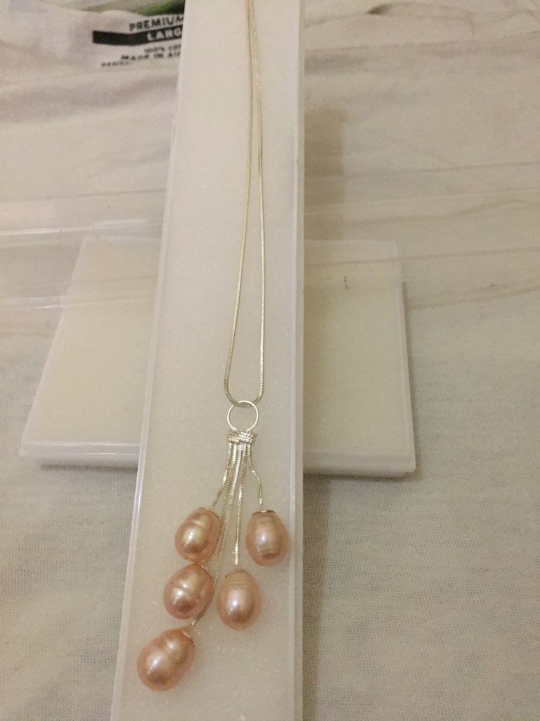 Hayyanall's tweet photo. Kalung rodium mutiara air tawar

350k https://t.co/J6CbhijAXD