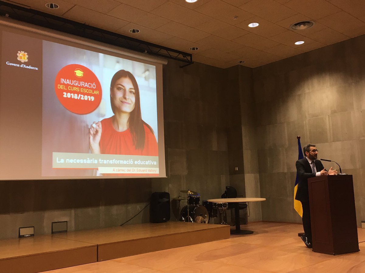 evallory's tweet photo. “El món està canviant, i l’educació també ho ha de fer: hem de passar de l’ensenyament a l’aprenentatge, passar dels continguts a les competències, i personalitzar els aprenentatges”, diu el ministre @JoverEric a l’acte d’inici de curs escolar d’Andorra. https://t.co/lyoUgQ0msd