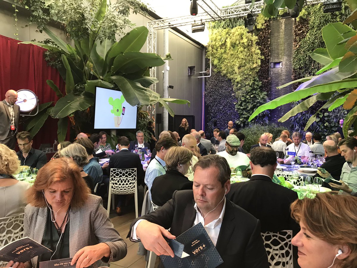 mauricewubben's tweet photo. Bij het #versplus personalized diner; beginnen met een soep; voor mij met gemiddeld eiwitten; is goed voor mij, zo wijst mijn #DNA uit. #meerpersonalizedkanetennietzijn https://t.co/8VBBFXcdoD