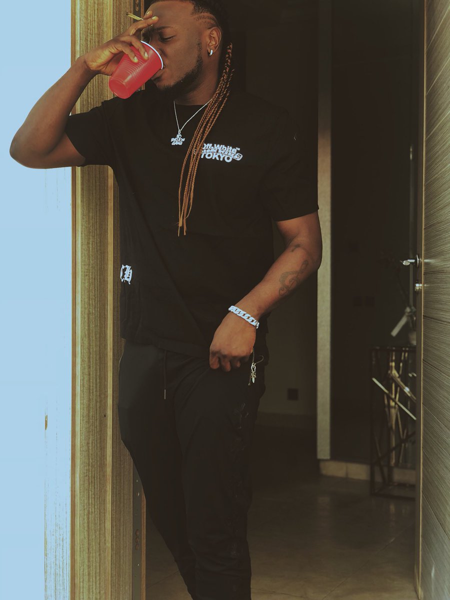 Peruzzi's tweet photo. Just A Young Nigga With Wisdom &amp; A Red Cup 😃 https://t.co/DSnqtMs55O