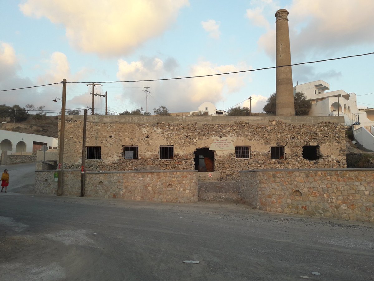 evkatsaros's tweet photo. #Santorini #vlichada #old factory https://t.co/NQkFcsH0nQ