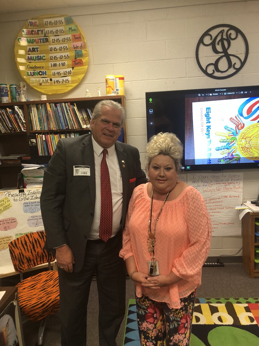Jenkins5th's tweet photo. Thank you Rep. John Torbett! Kiser loves you.@GCSElementary #gcsk12 https://t.co/nlzitqIMZU