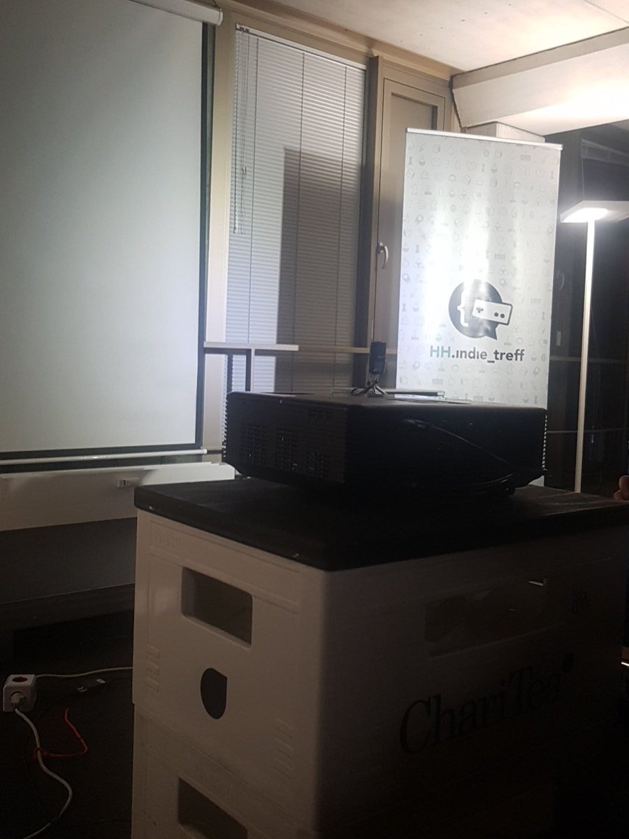 WizzardPrivate's tweet image. Indietreff Hamburg @HHIndieTreff right now, anticipating the speeches!