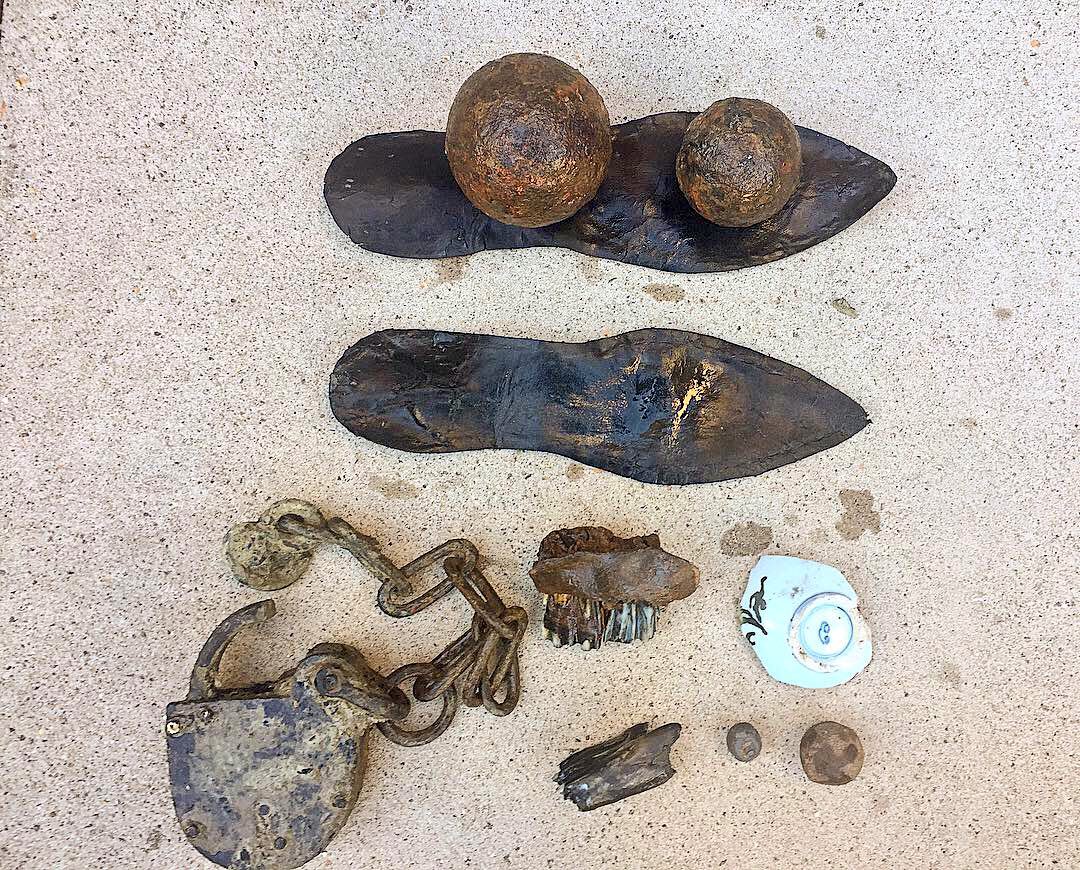 Rothersman's tweet photo. Today’s finds from the Thames foreshore straight out of the anaerobic mud.! #thameslarker #fullmudlark #river #thames #london #england #british #mudwalker #foreshore #londonmudlarks #history #cannonballs https://t.co/KWViExQfZs