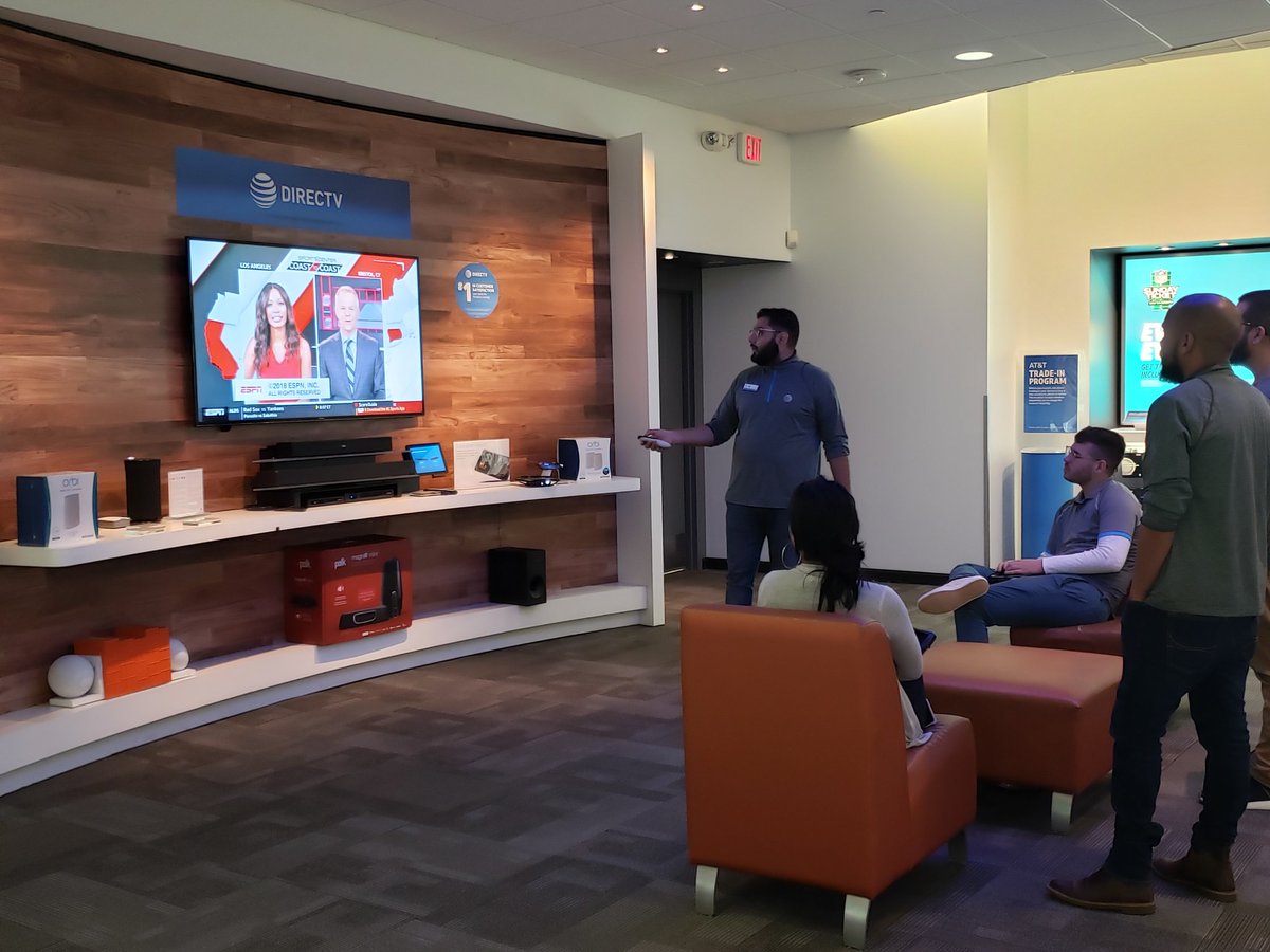 Vic_M_BlueLink's tweet image. Working on the demo! #nodowntime #dothedemo #feedthebEAST #ourthing #moreatbats #keepswinging