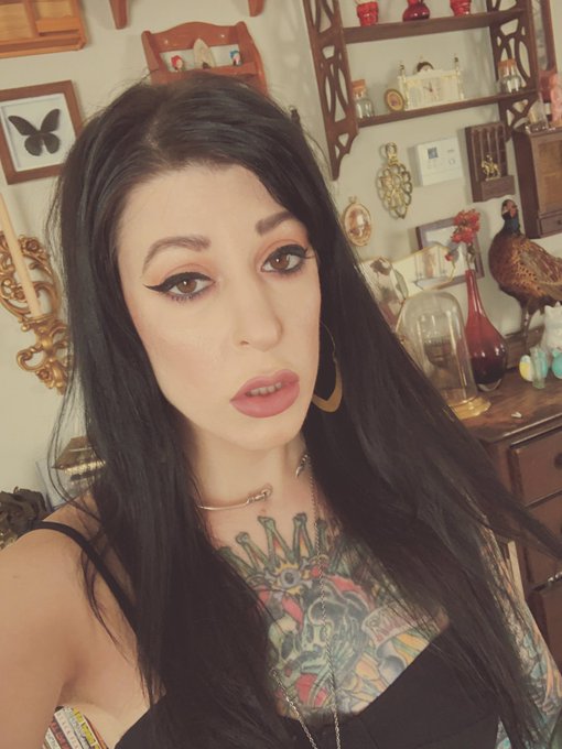 Hi 👋🏻I washed my hair today. https://t.co/MPunMMLgw7<a href="/tag/portrait"class="tags"><span>#portrait</span></a><a href="/tag/tattoos"class="tags"><span>#tattoos</span></a><a href="/tag/austintx"class="tags"><span>#austintx</span></a><a href="/tag/femalephotograp"class="tags"><span>#femalephotograp</span></a>