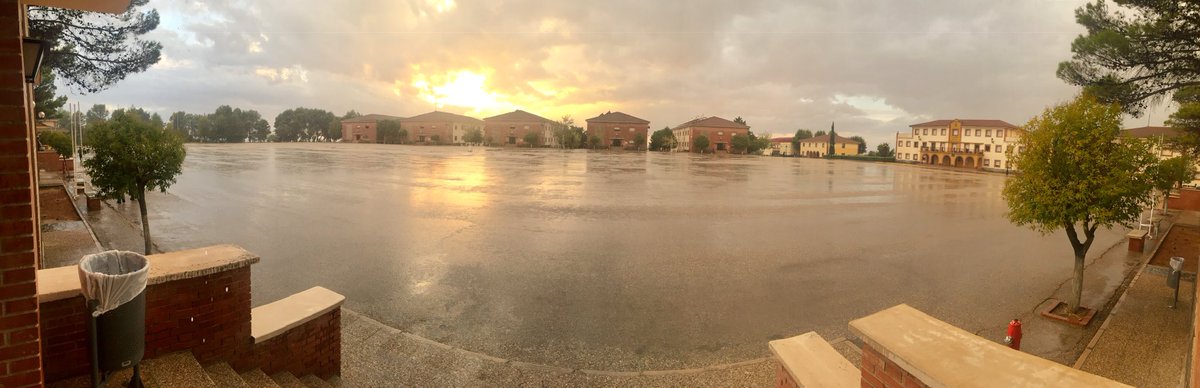Tarde lluviosa en Baeza 🌧👮‍♂️👮‍♀️