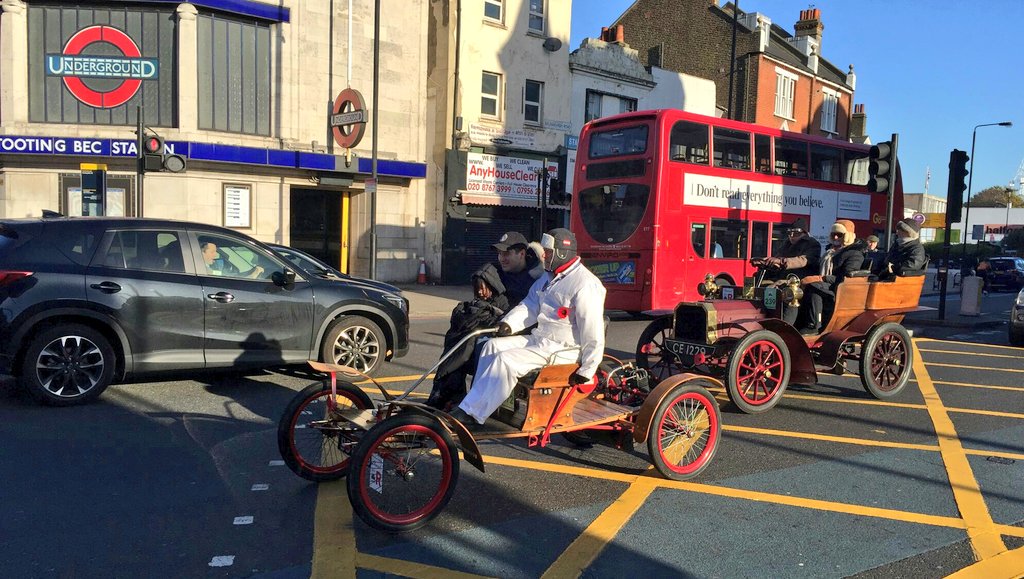 Keep your eyes peeled for lots of gorgeous #VintageCars around #Wimbledon today for the @VeteranCarRun! 

#VeteranCarRun #SouthLondon #Tooting #SouthWimbledon #SW19 
Image: @OheMCee